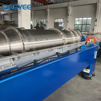 3 Phase Horizontal Spiral Centrifuge Palm Oil Sludge Separation Screw Decanter Separator 2020 Price